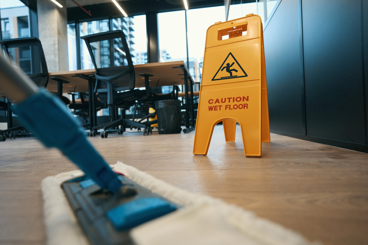 8 Benefits of Hiring a Professional Commercial Cleaning Service <span class=read-time-custom>5 mins read</span>